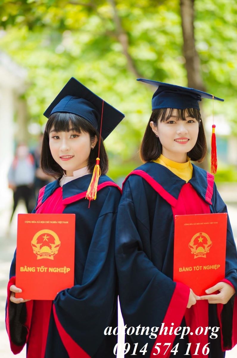le phuc tot nghiep 2022